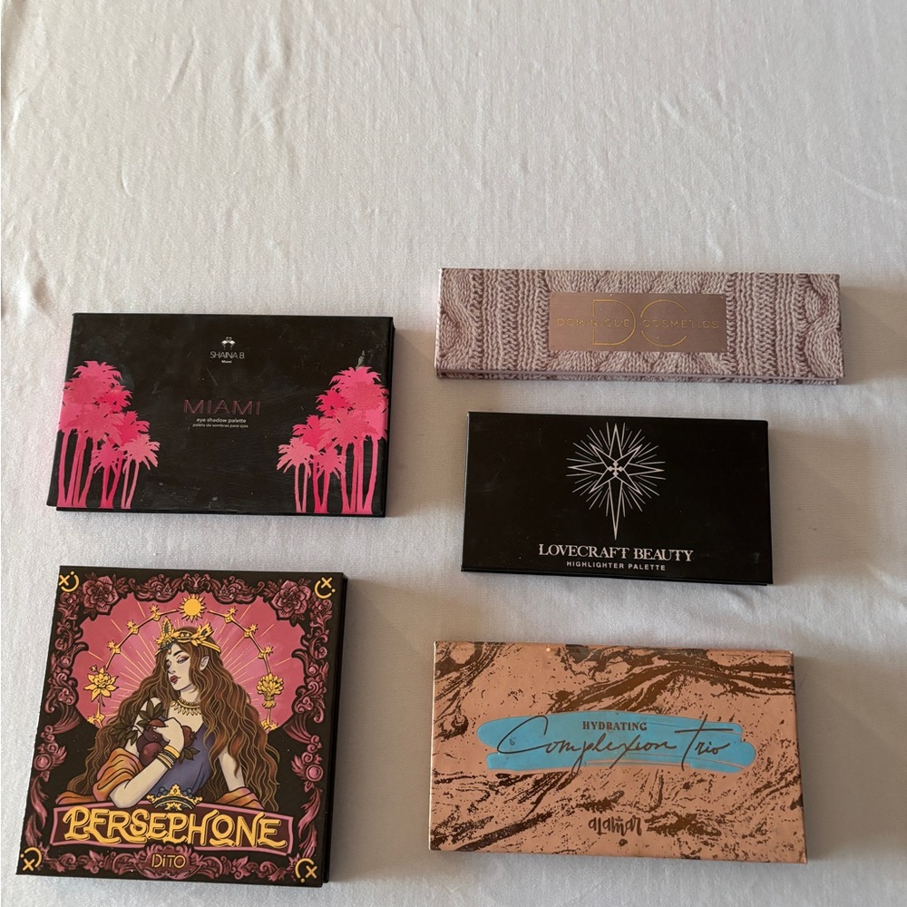 New Indie Makeup Palette Bundle last pic the mirror is broken